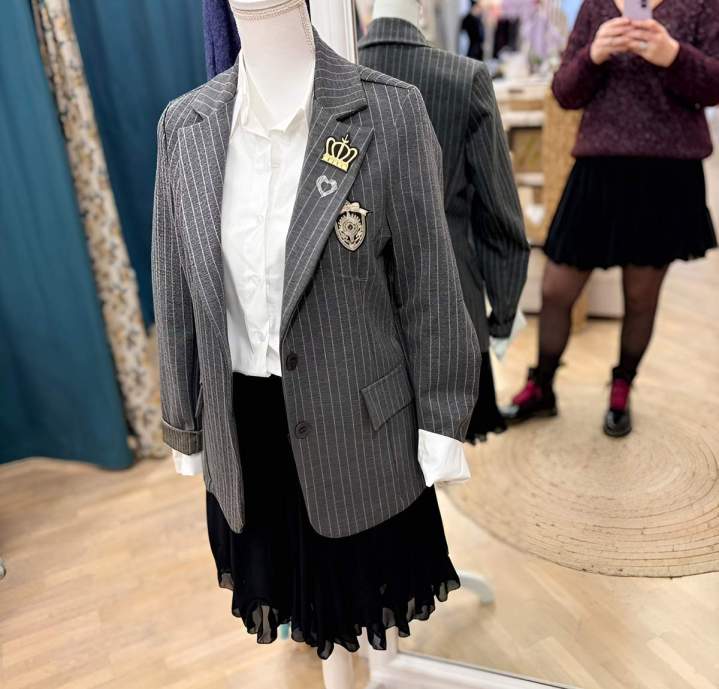 Mode féminine en grandes tailles, style et bien-être réunis.